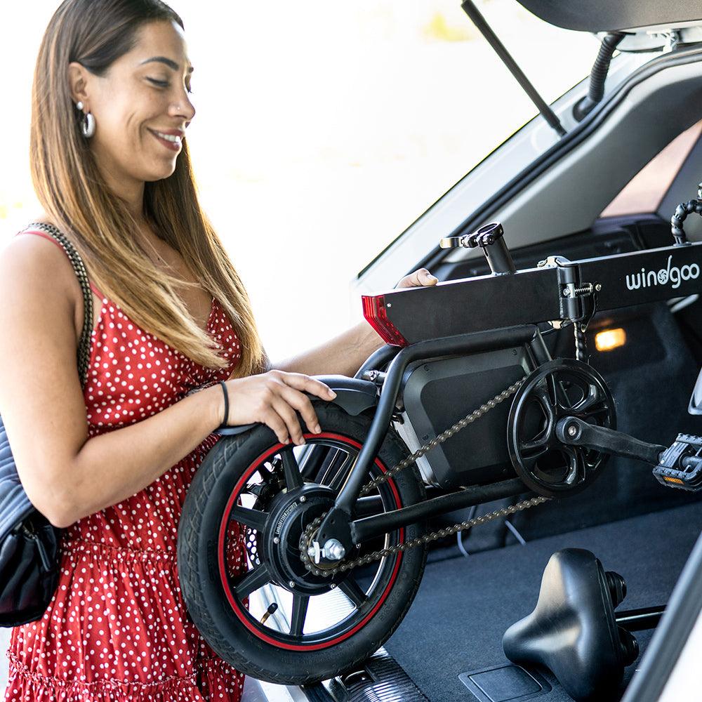 Why are small-wheeled e-bikes becoming more and more popular?